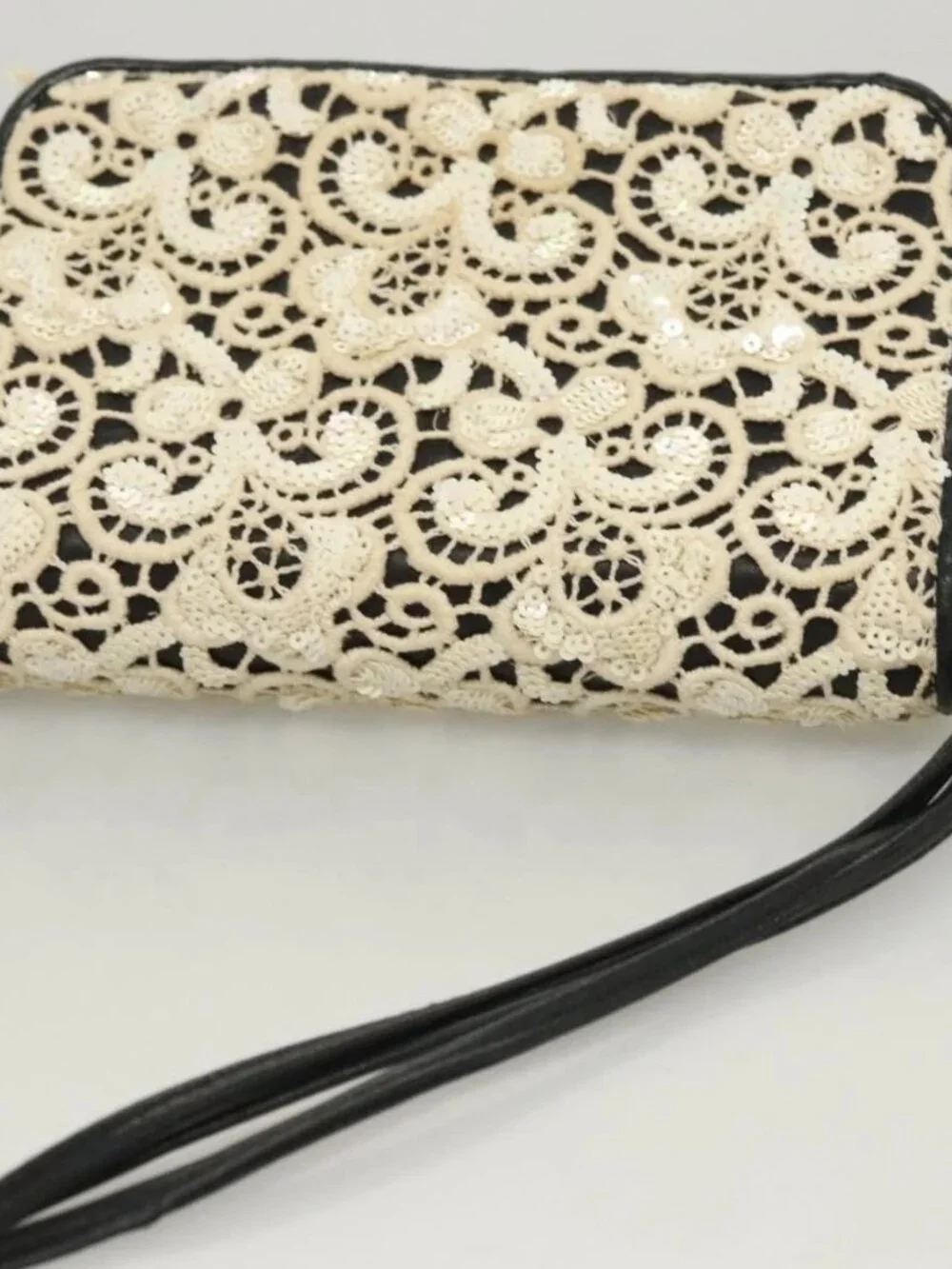 CHANEL Shoulder Bag Lamb Skin White CC Auth 125205